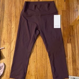 Wunder Under HR crop 21” Lululemon leggings!